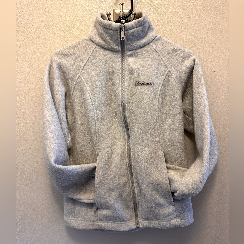 Columbia light grey fleece. Full zip. XS Guc